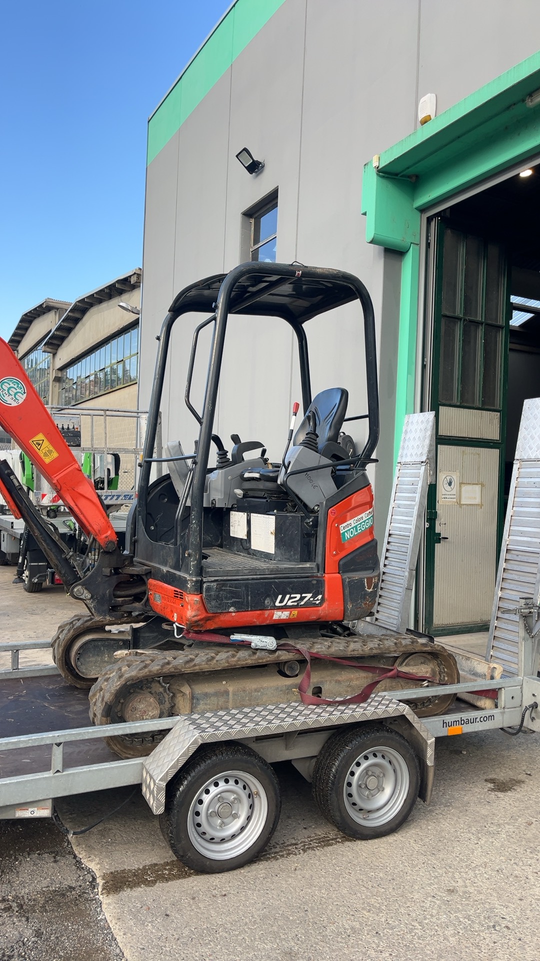 Escavatore cingolato 27-30 qli